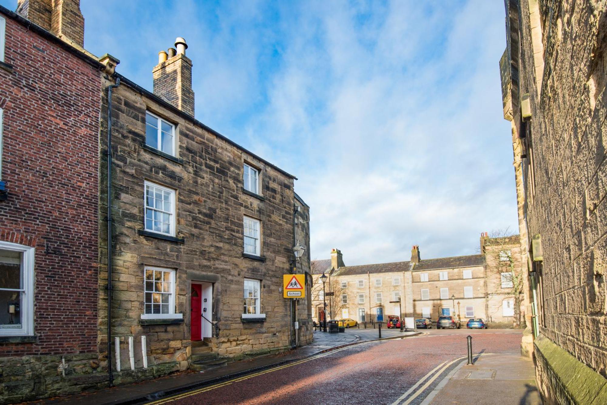 Castle Retreat - Luxury Apartment Opposite Alnwick Castle Eksteriør billede